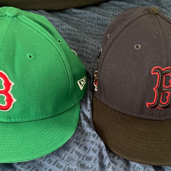 DONATED: Boston Red Sox 2x GENUINE NewEra 59Fifty7 - Picture 1 of 4